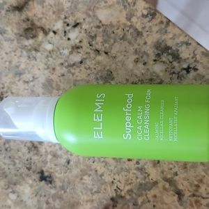 Nwt super food cica calm cleaning foam